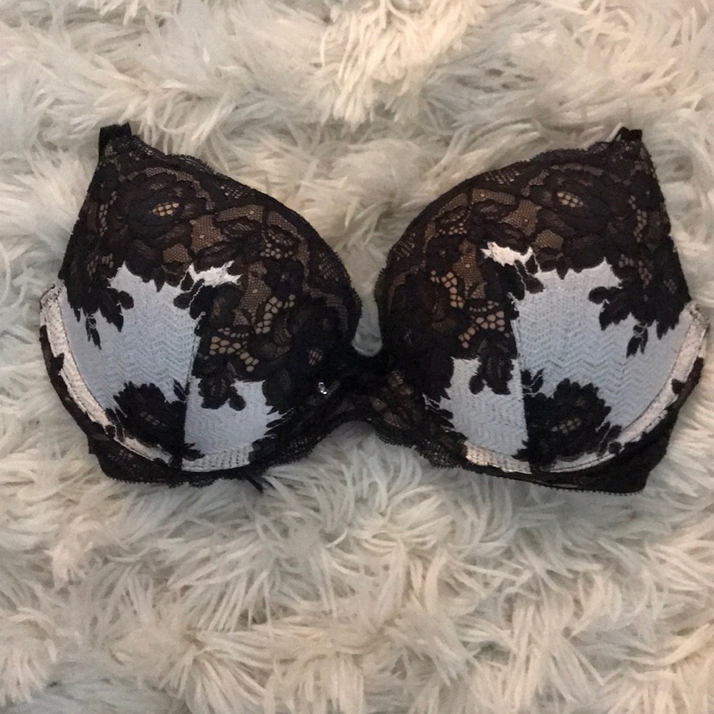 Very Sexy Special Edition Lace Appliqué Push Up